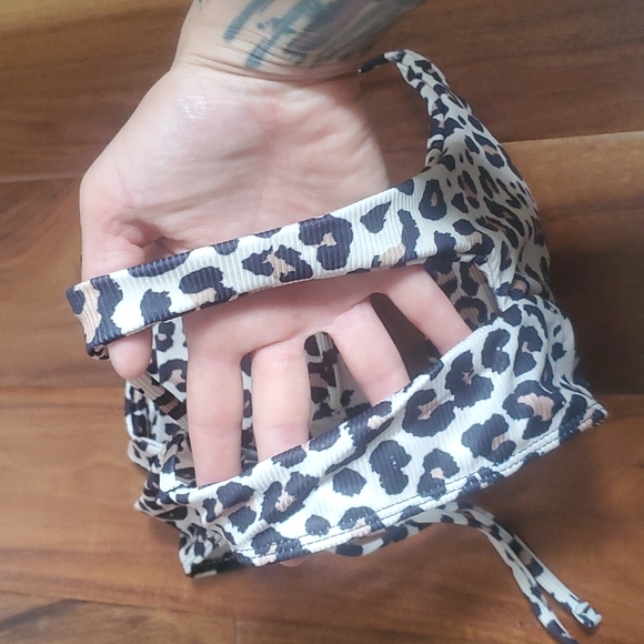 Super cute leopard bathing suit top size large - Picture 4 of 4